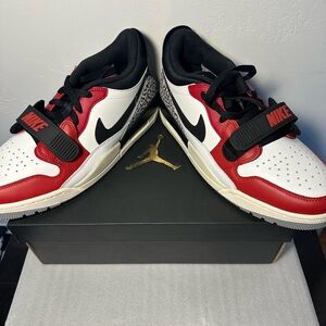 Air Jordan legacy 312 low. Black, Red and White Sneakers